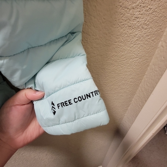 Free Country light weight puffer coat - Picture 2 of 6